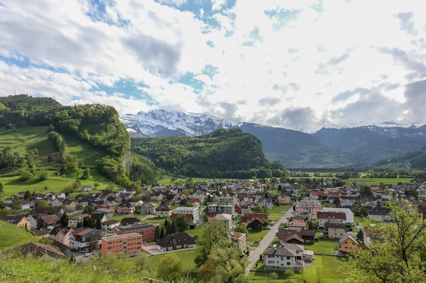 Alpine Landschaft Liechtensteins als Sinnbild für das regulatorische Umfeld der FMA